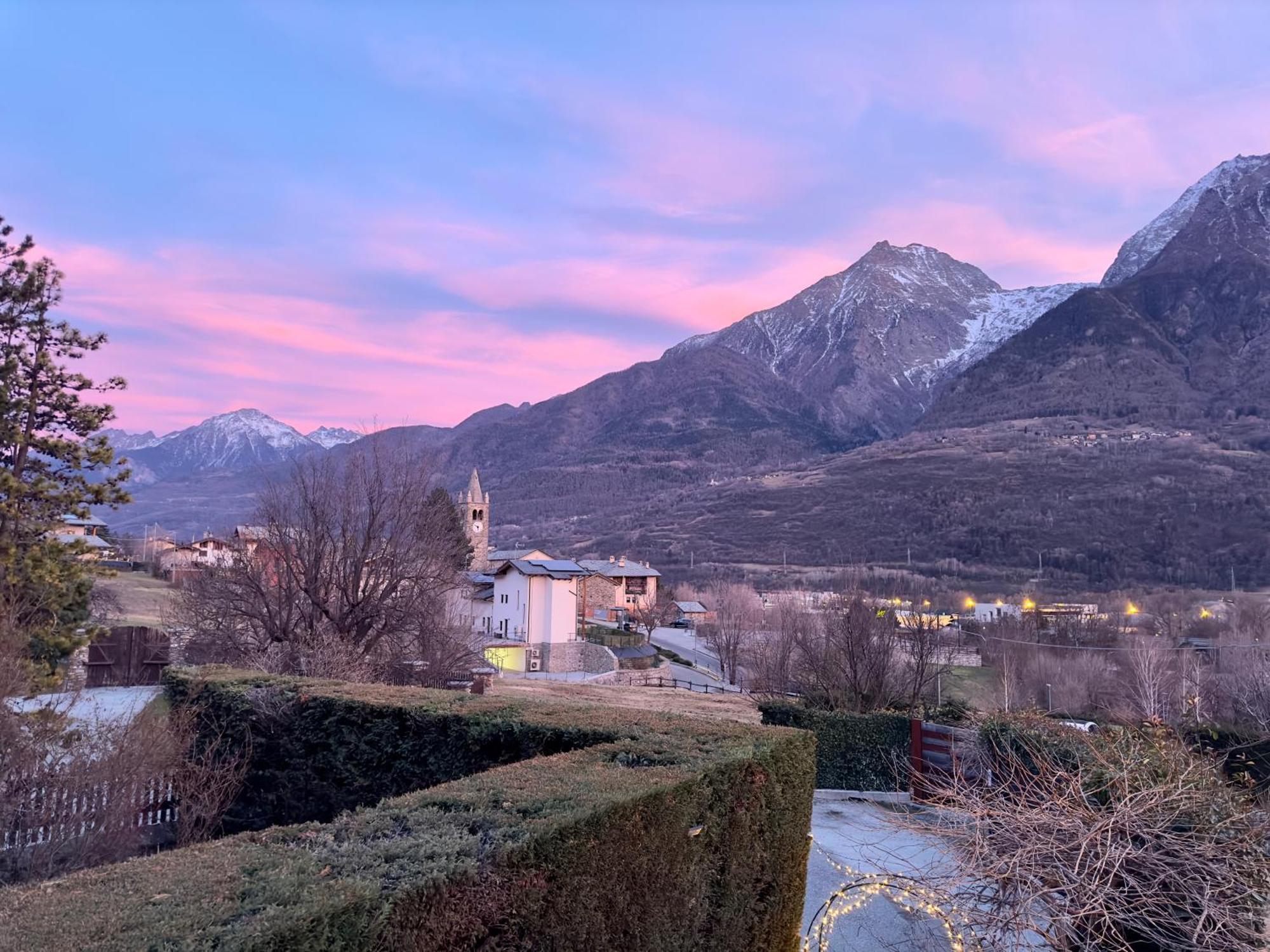 Quart De Lune - Boutique B&B Aosta Bagian luar foto