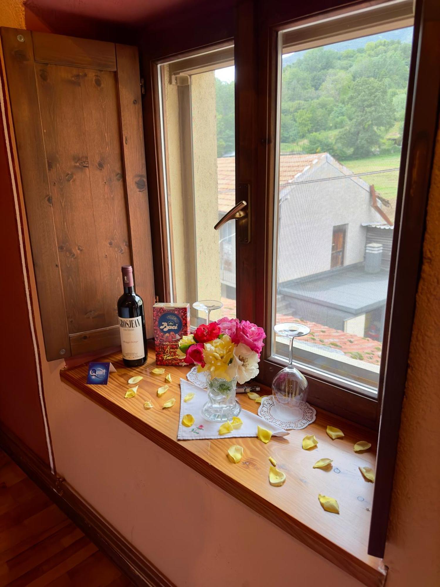 Quart De Lune - Boutique B&B Aosta Bagian luar foto