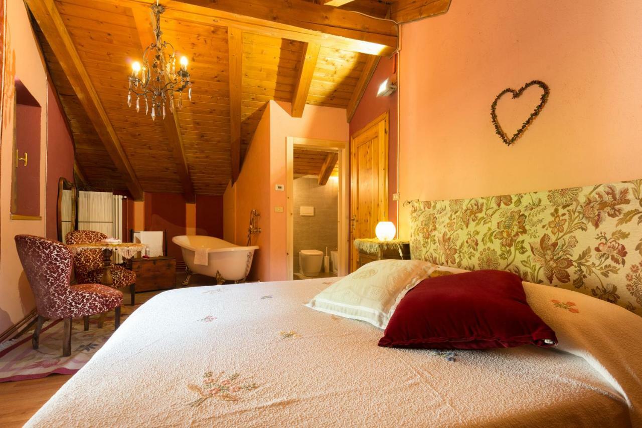 Quart De Lune - Boutique B&B Aosta Bagian luar foto