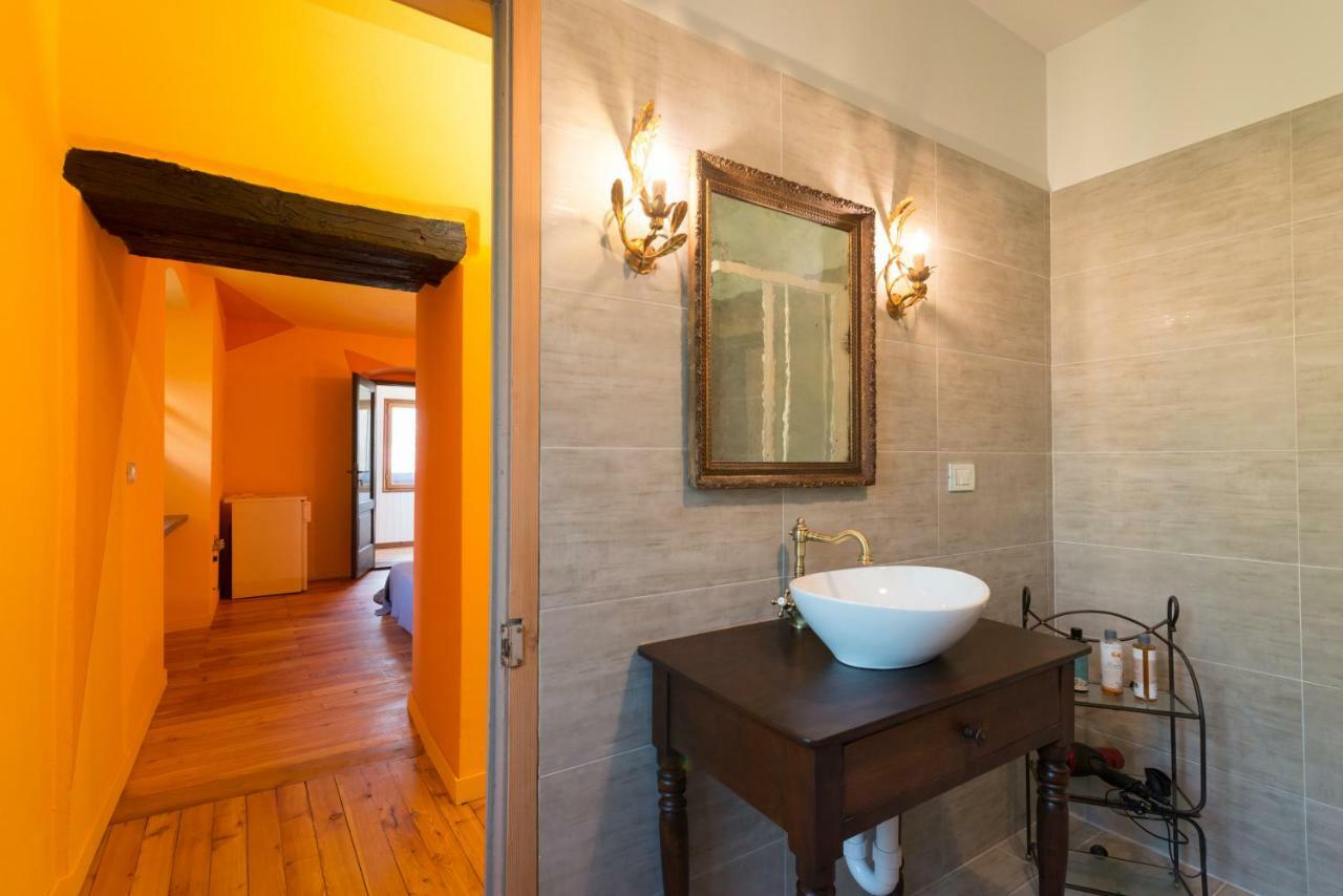 Quart De Lune - Boutique B&B Aosta Bagian luar foto